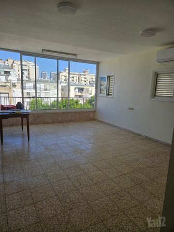 תמונה מהדירה בחולון, 3 חדרים