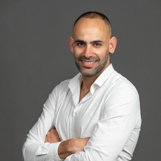 יניב שוקרון 