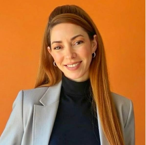 קרולין בארי