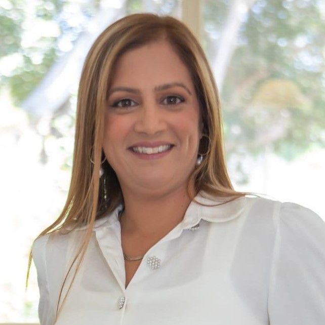 שירי מיכאלי   