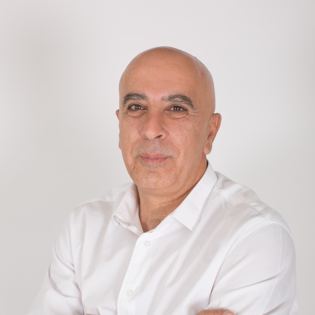 אבי קטן - זכיין
