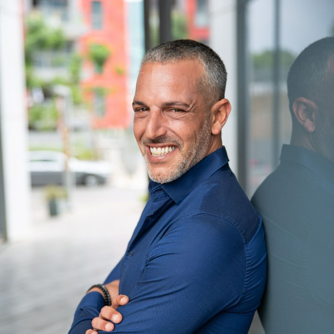 מר נדלן. אלעד גורל