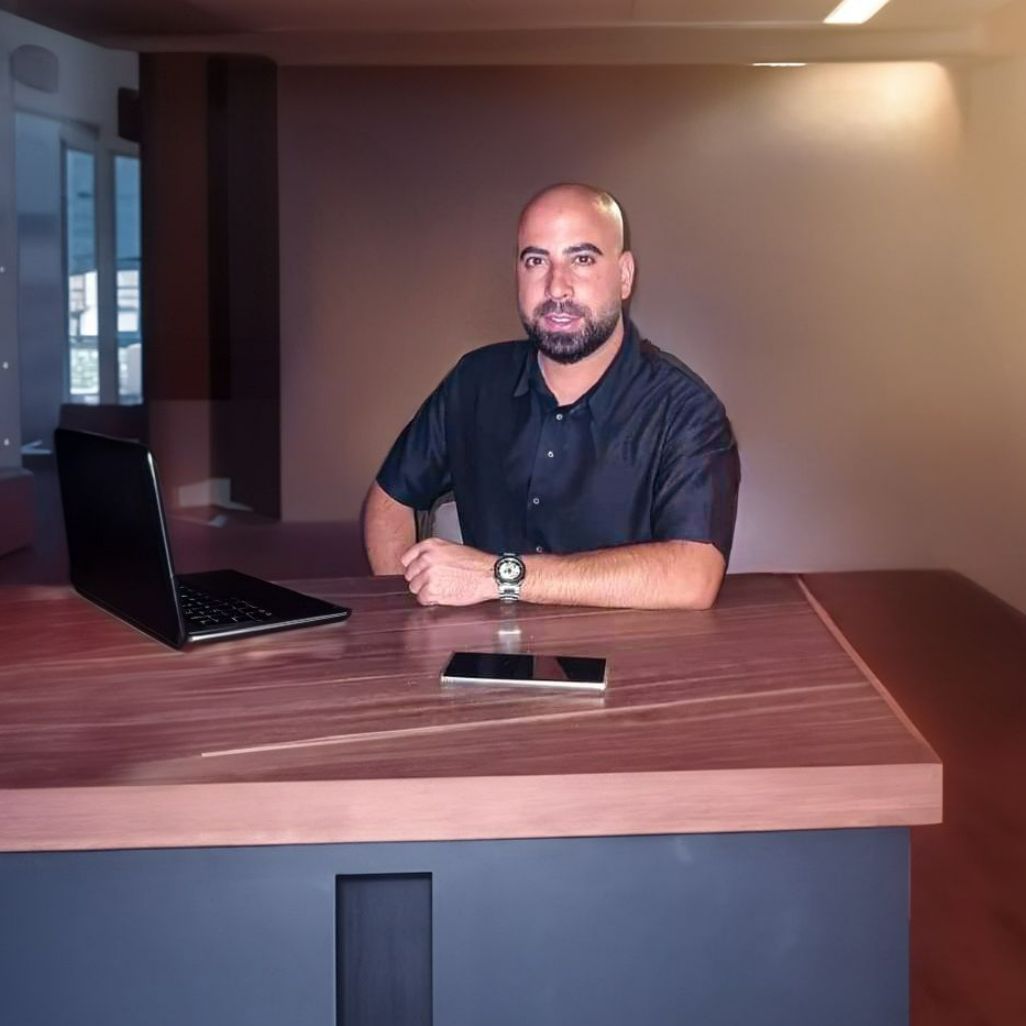 דניאל ארואס