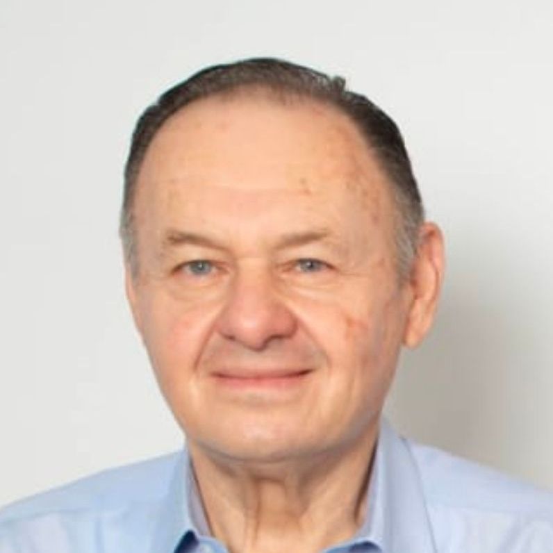 מוטי בלומנפלד 