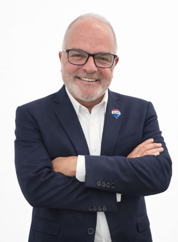 נדב גרינשטיין 