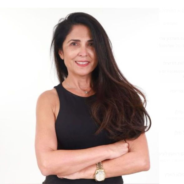 קורין טל סלה מנהלת משרד C&R