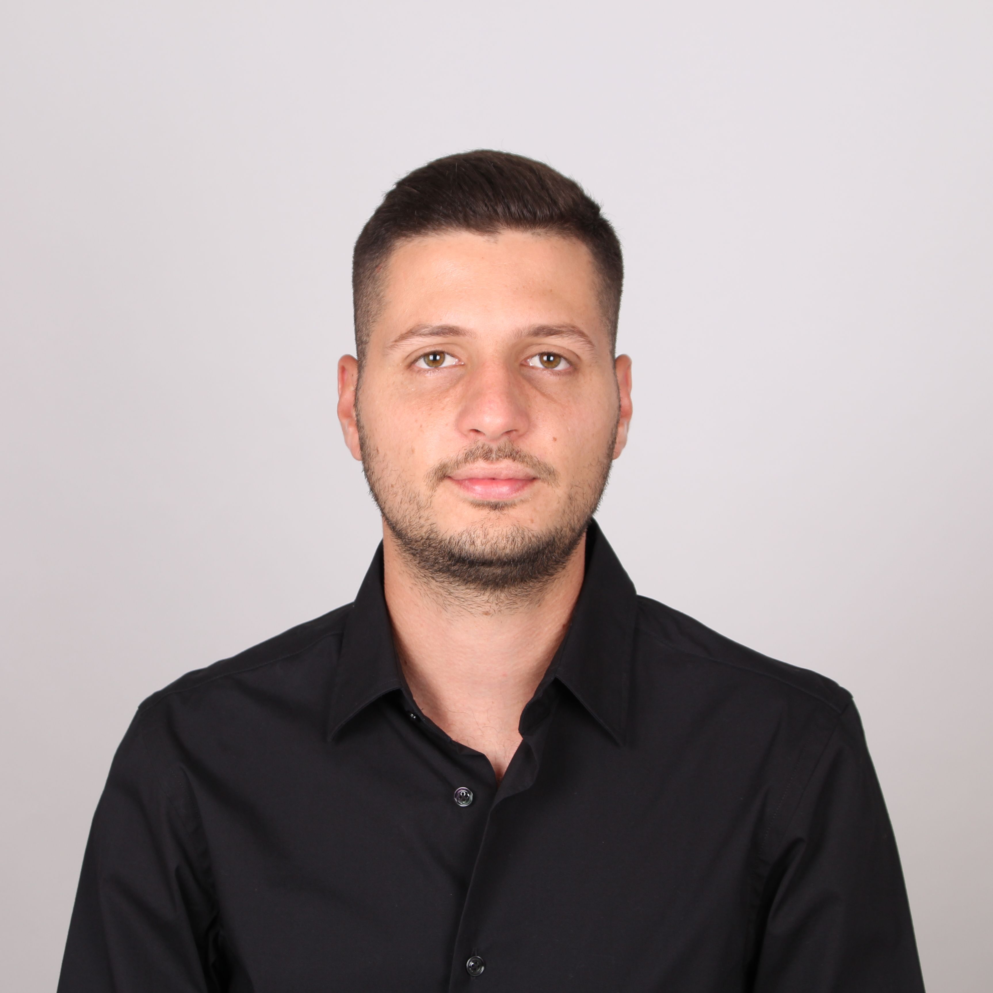 גיא גואטה-המתווך של נווה עוז