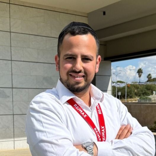 אביב לסקר- רי/מקס טוטאל