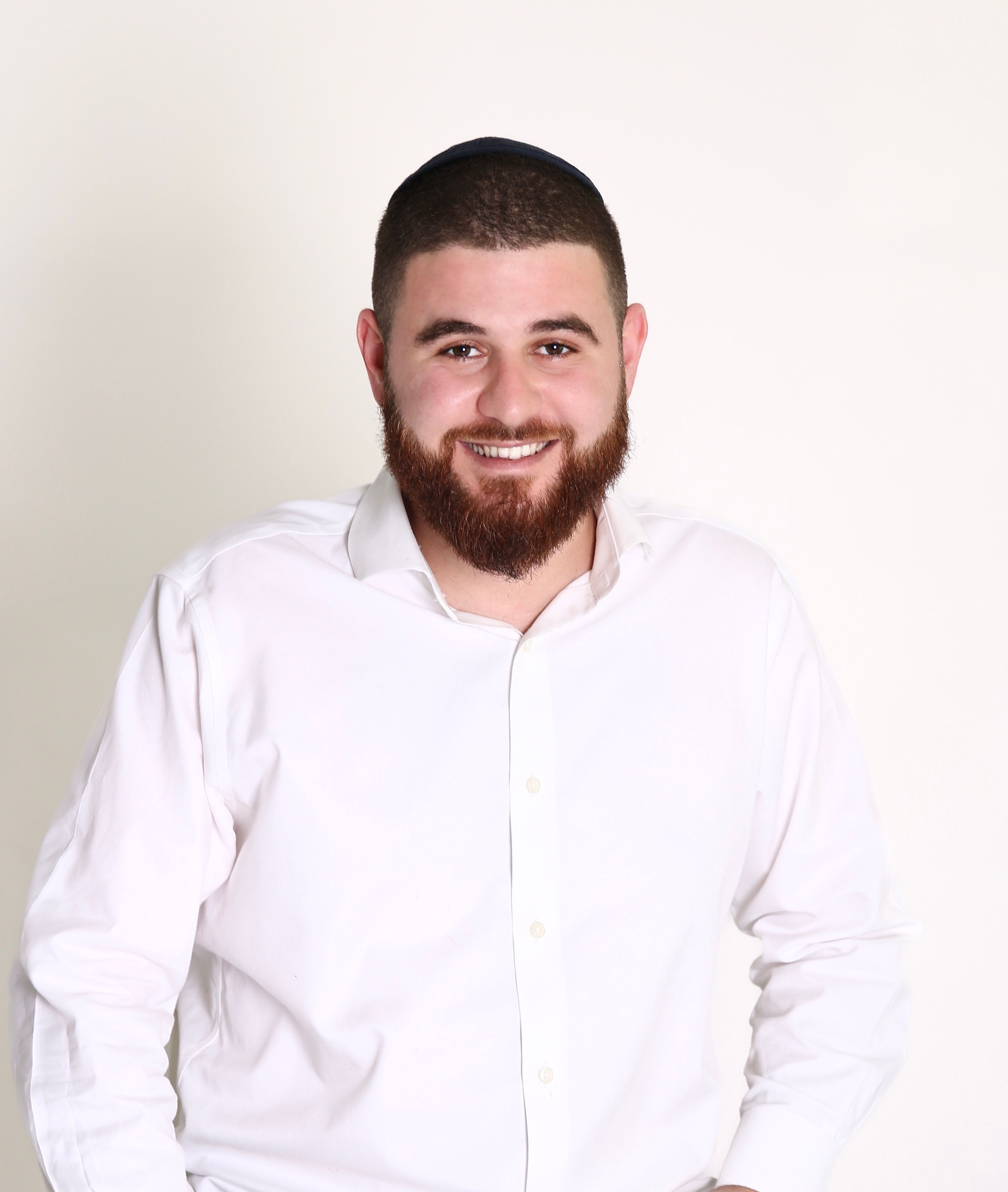צבי פראדקין 