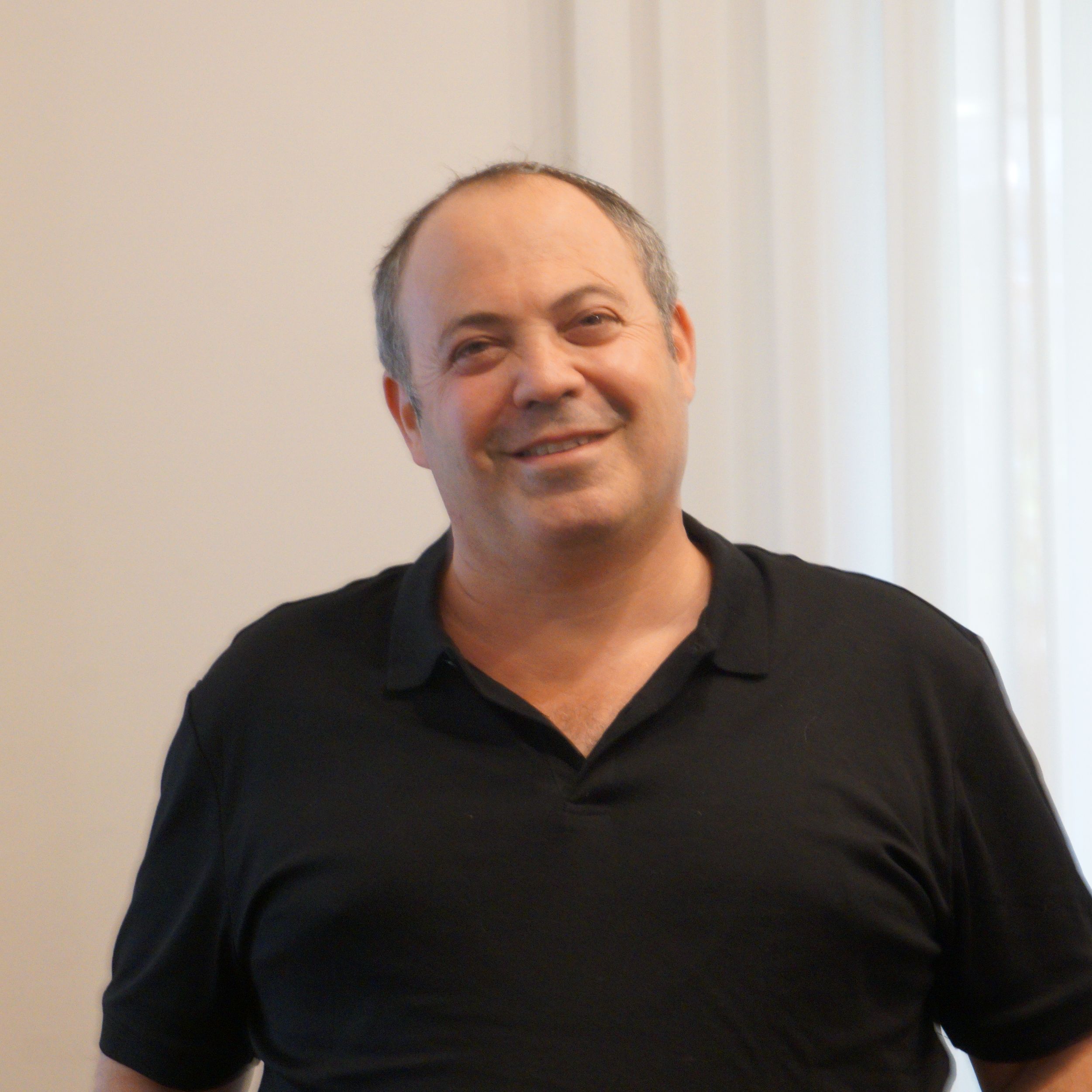 אושי גרוס