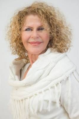 אלונה מיכאל