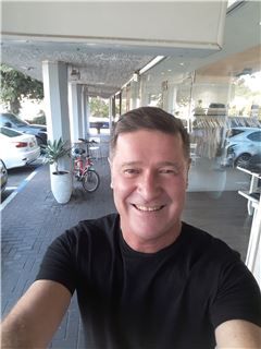 לארי - REMAX EXCLUSIVE